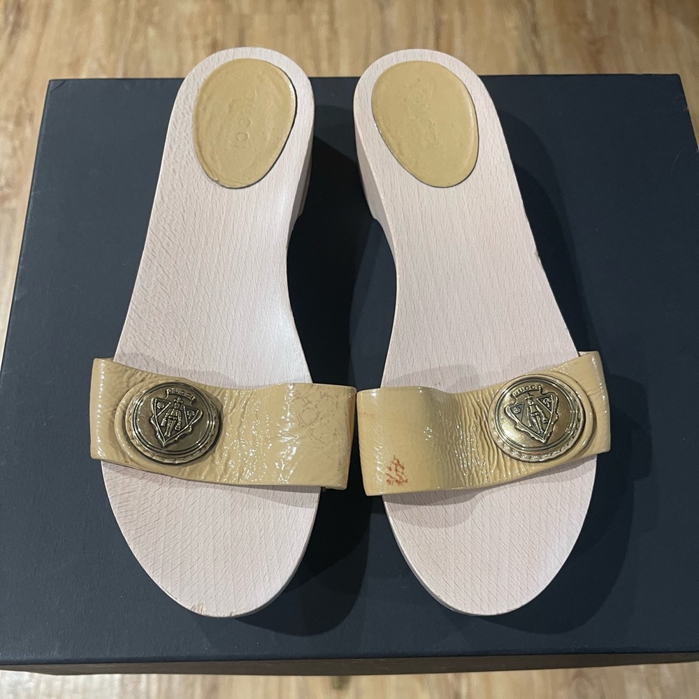 Gucci Tan Wooden Sandals. Size 7.5.